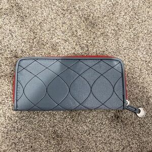 Travelon Gray Patterned Wallet with Red Interior